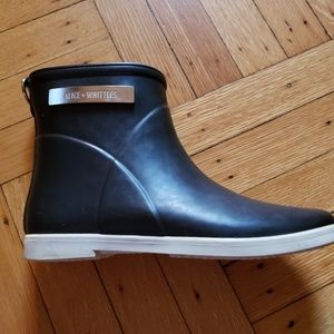 Alice+Whittles - rubber ankle boot